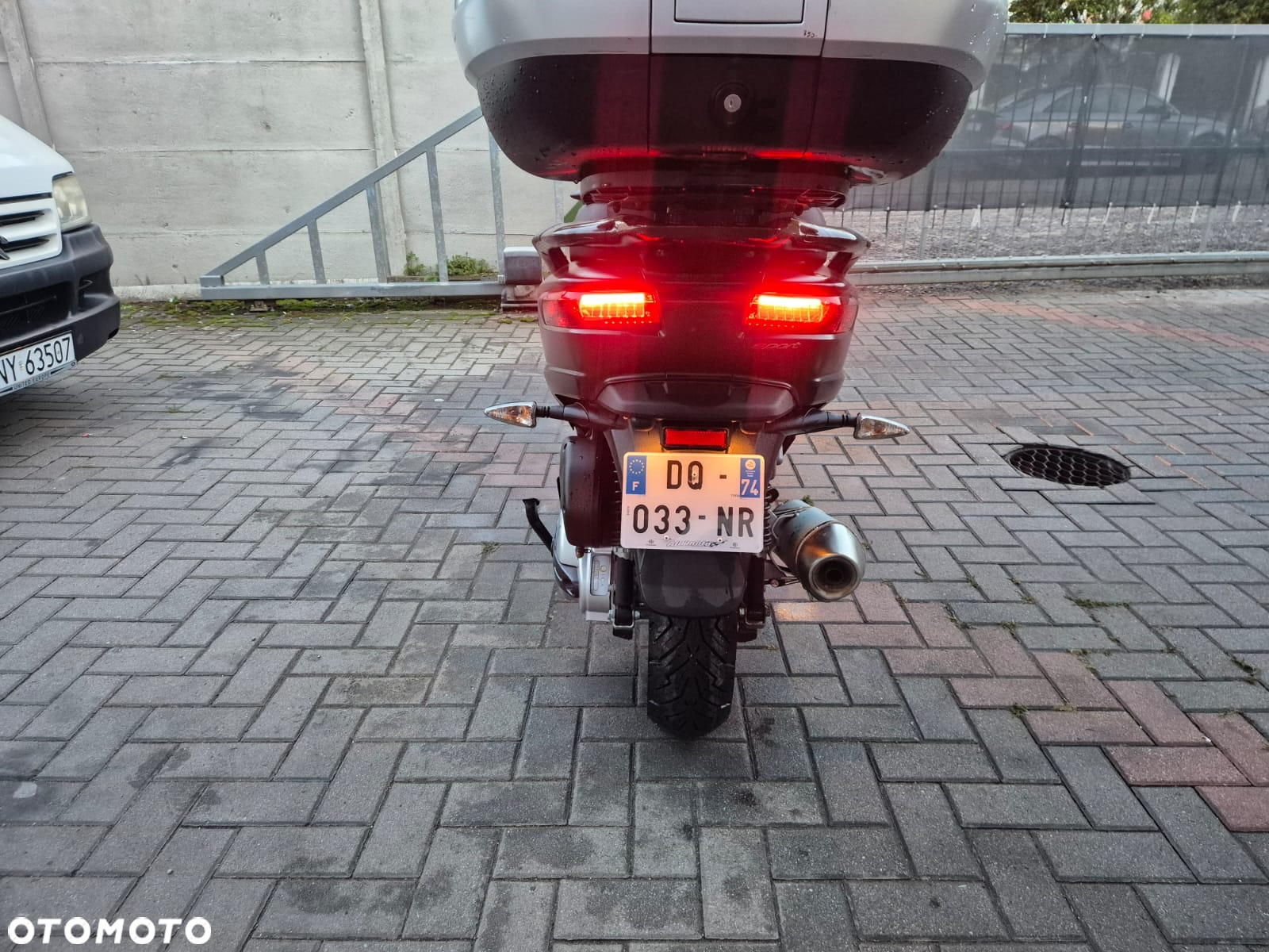 Piaggio MP-3 - 14