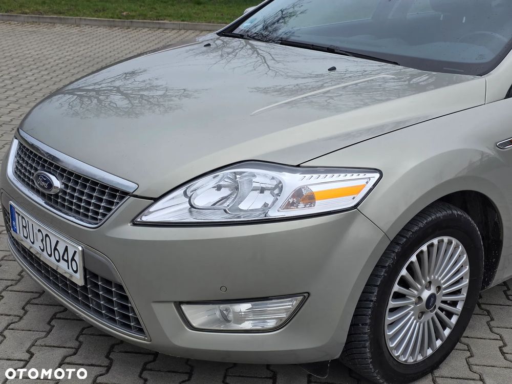 Ford Mondeo 2.3 Ghia - 15