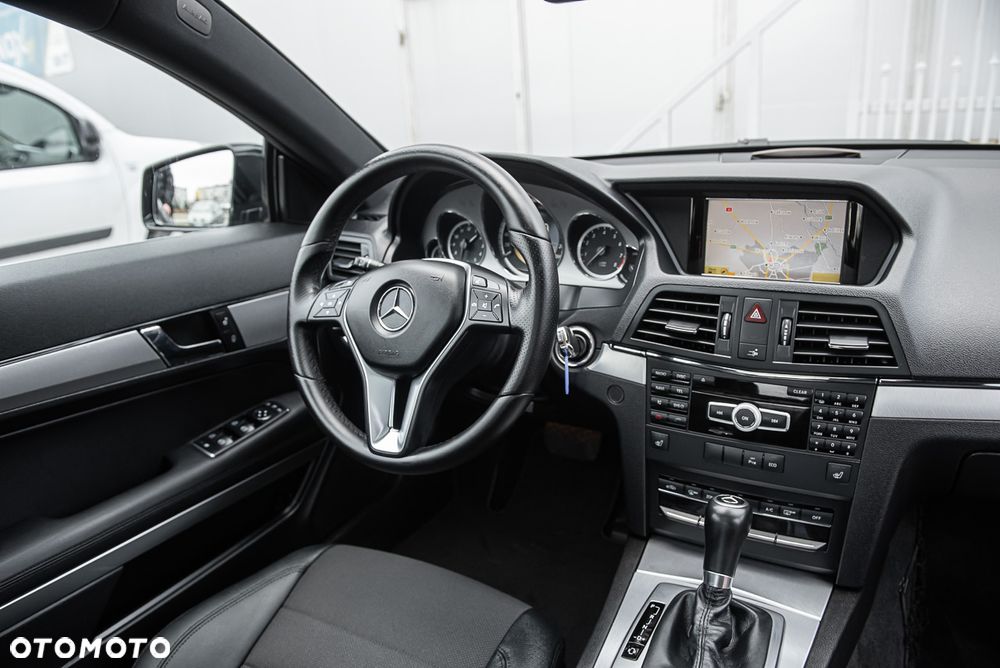 Mercedes-Benz Klasa E 250 CGI BlueEFFICIENCY Automatik Avantgarde - 17