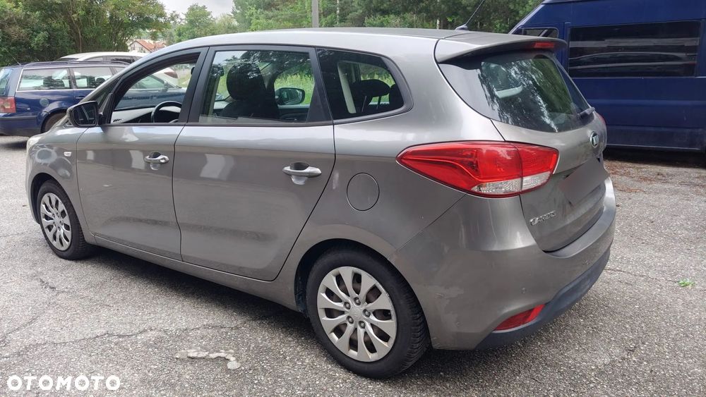 Kia Carens 1.7 CRDi M - 6