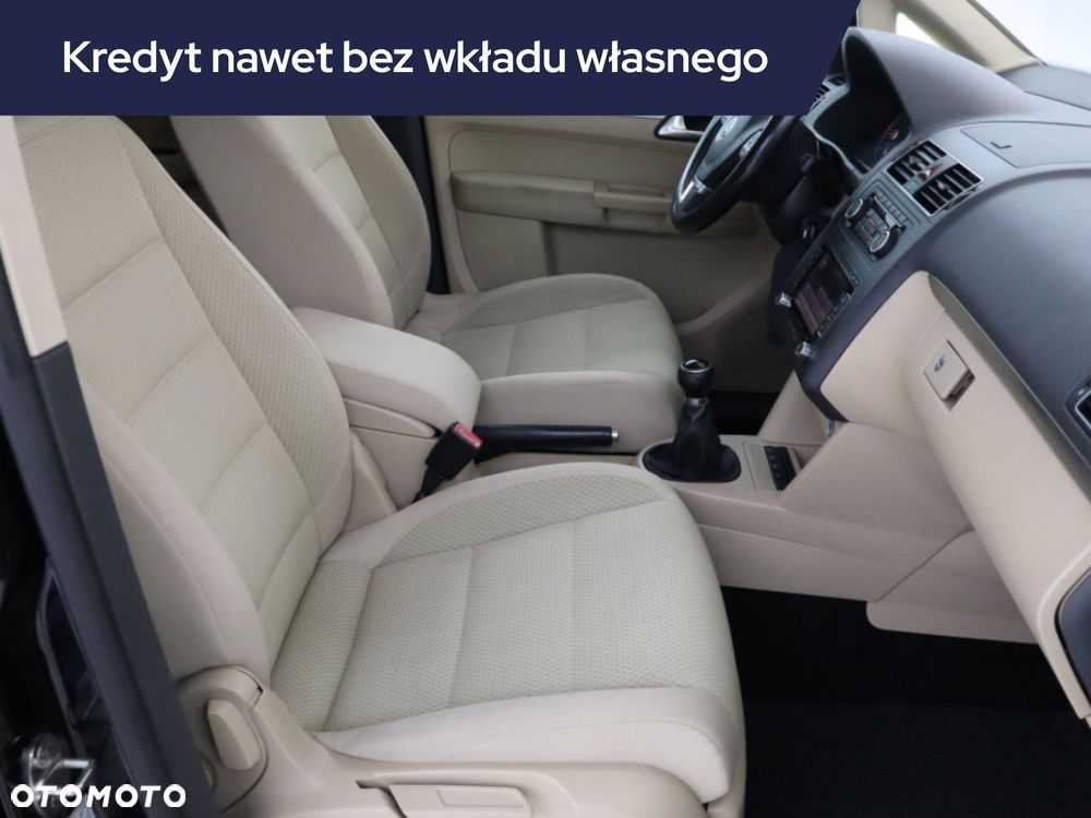 Volkswagen Touran - 11