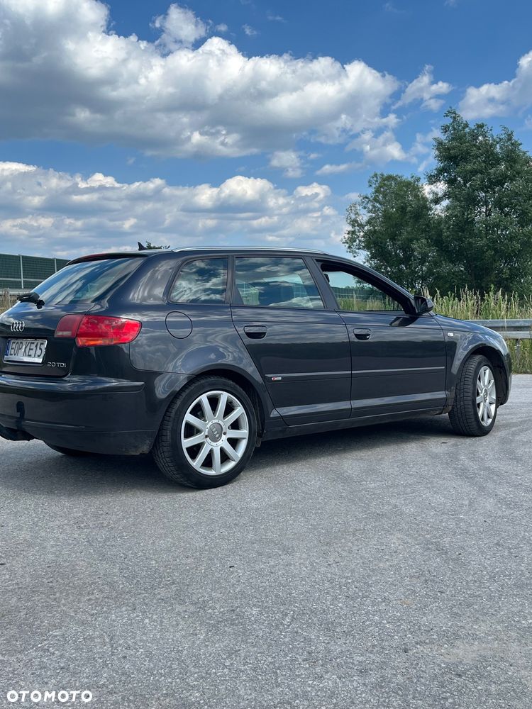 Audi A3 Sportback 2.0 TDI DPF Ambiente - 4