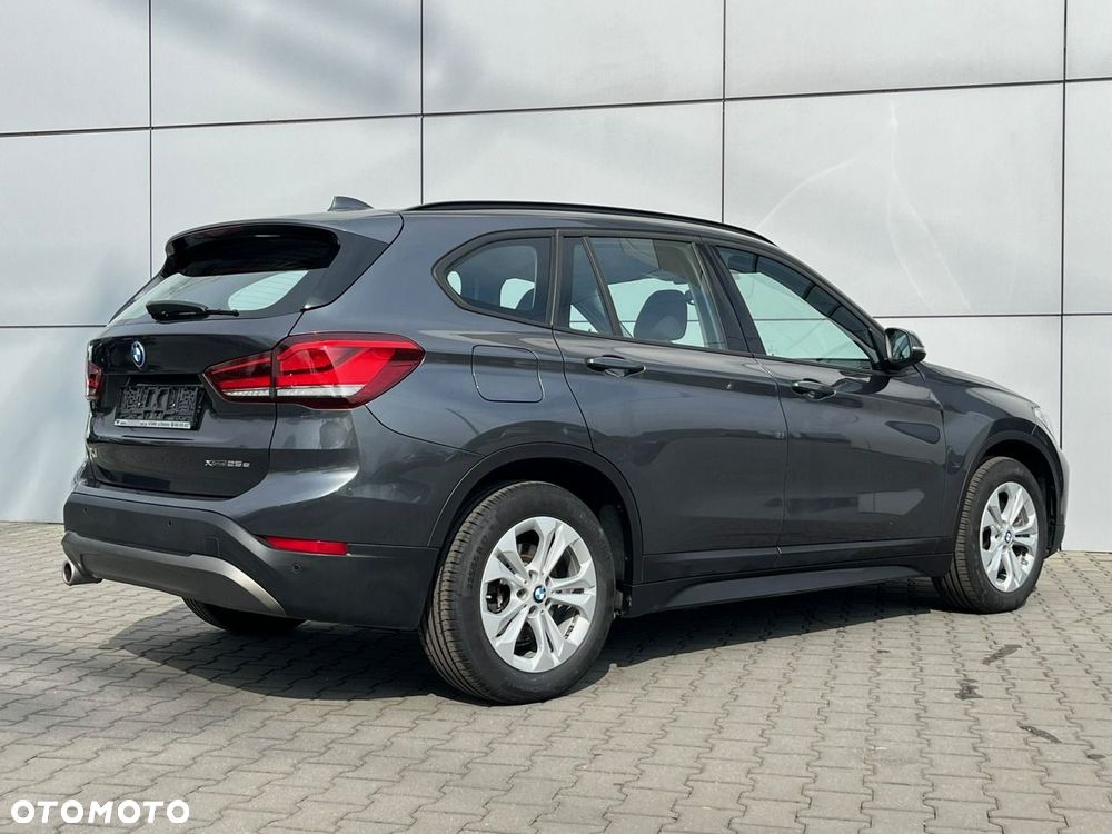 BMW X1 xDrive25e Advantage - 11