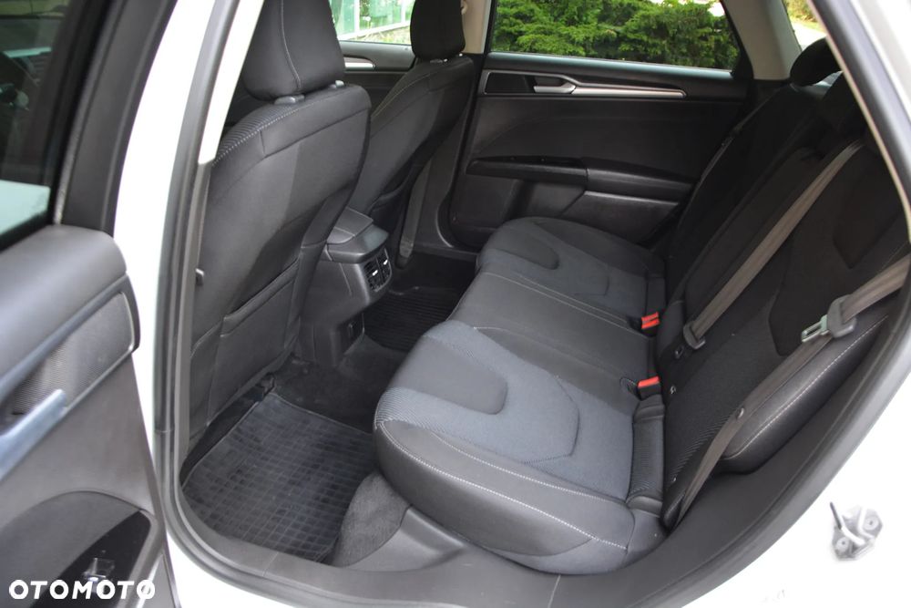 Ford Mondeo SW 1.5 TDCi ECOnetic S&S Business Edition - 36