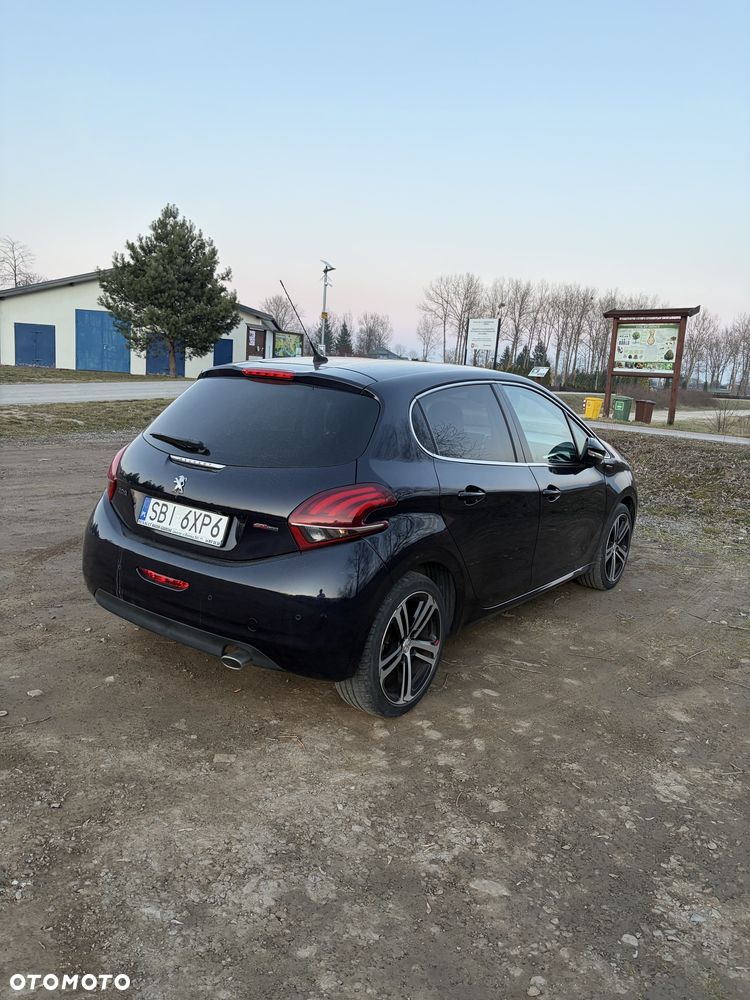 Peugeot 208 - 4