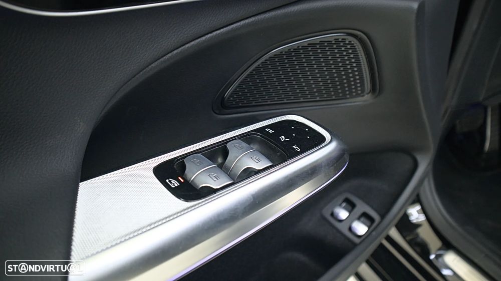 Mercedes-Benz E 300 e Station - 16