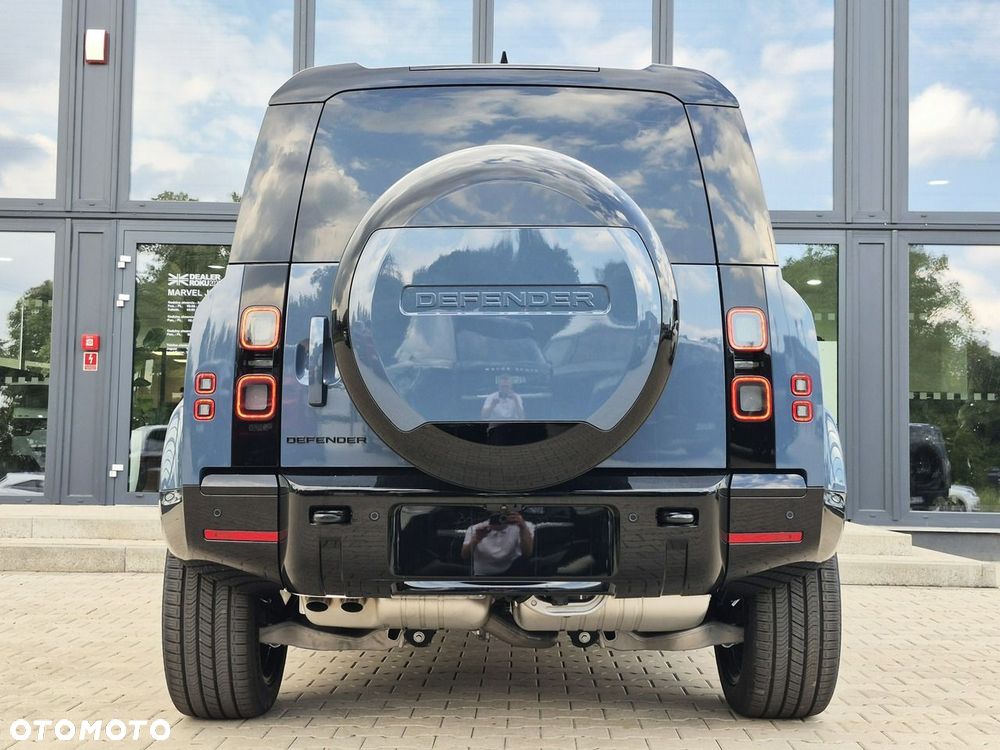 Land Rover Defender 110 D350 X-Dynamic HSE - 11