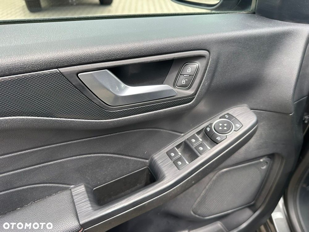 Ford Kuga - 13