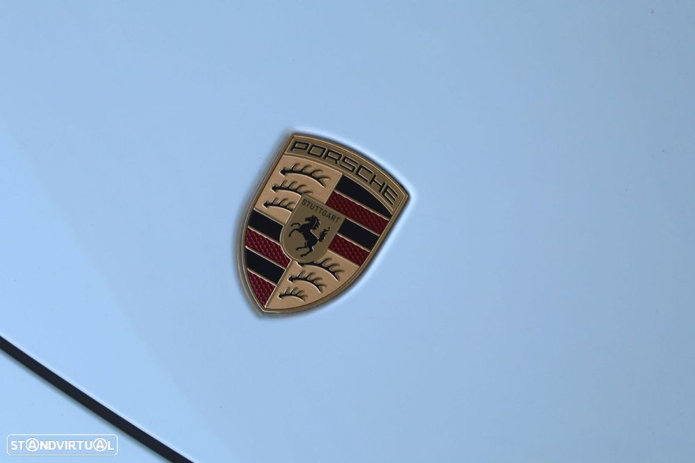 Porsche Macan Electric 4 - 5