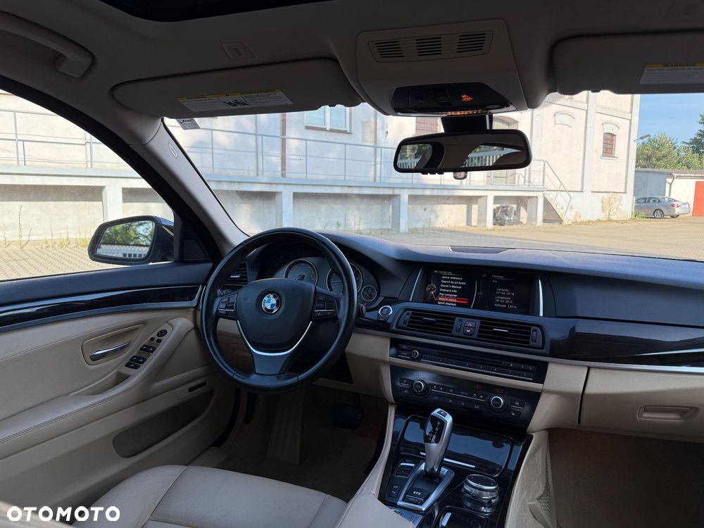 BMW Seria 5 528i xDrive Luxury Line - 13