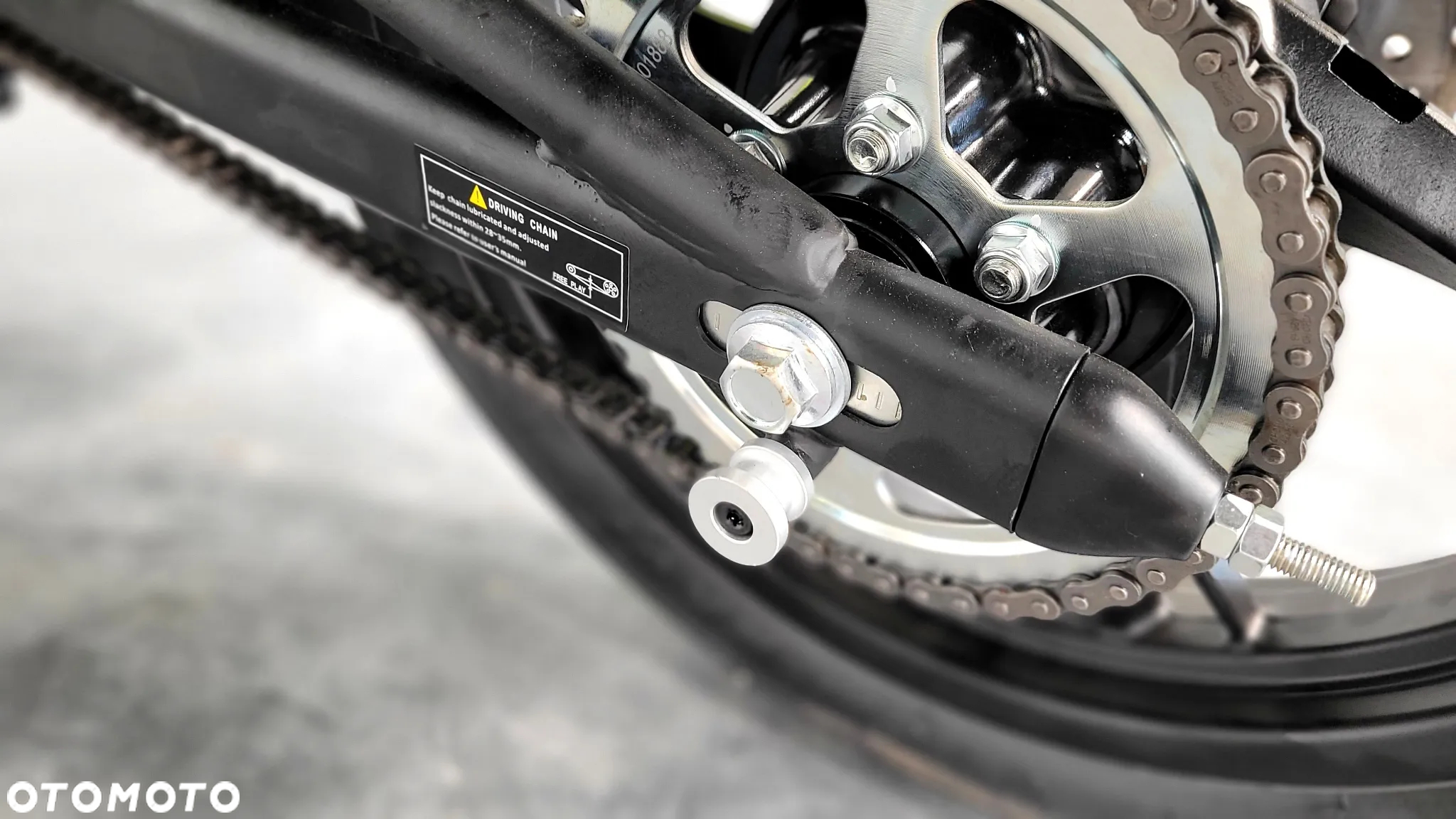 QJMOTOR SRK 125R - 16
