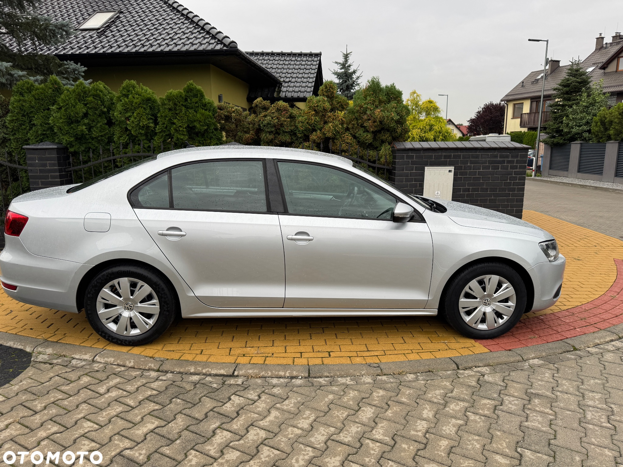 Volkswagen Jetta - 4