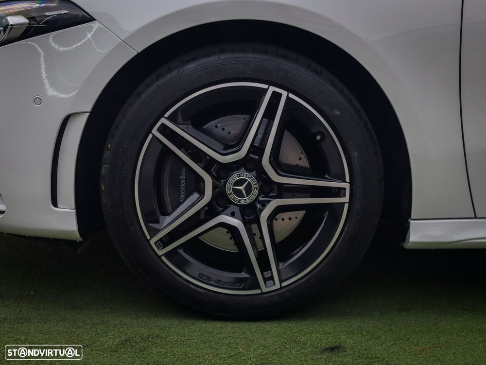 Mercedes-Benz A 250 e AMG Line - 18