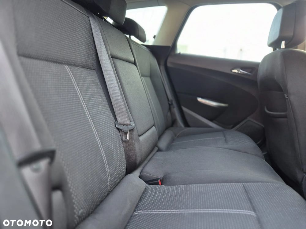 Opel Astra IV 1.4 T Sport - 14