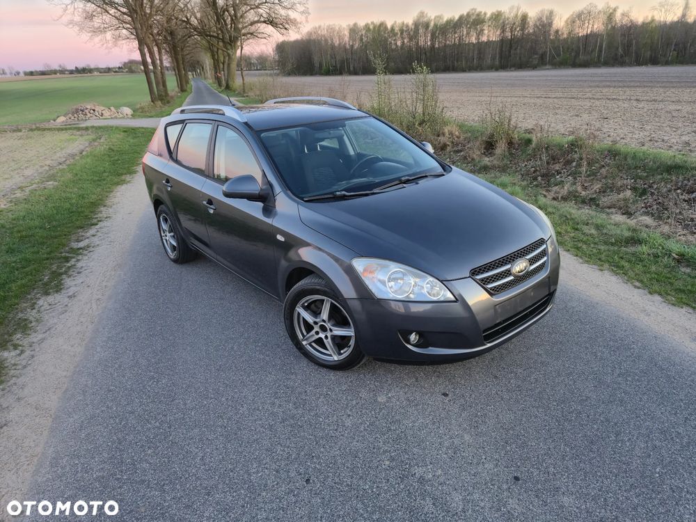 Kia Ceed - 23