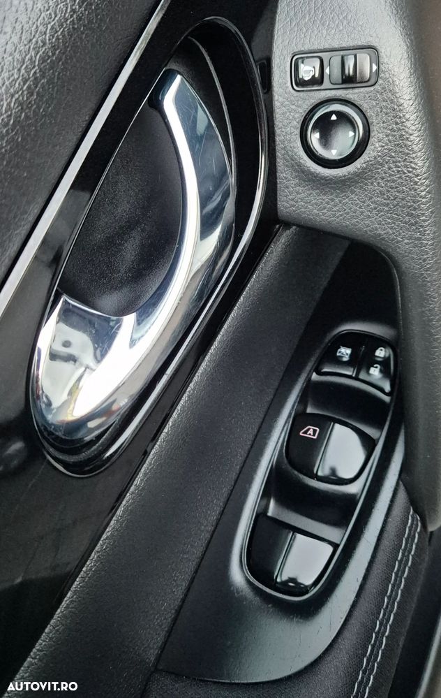Nissan Qashqai 1.5 DCI N-Connecta - 17