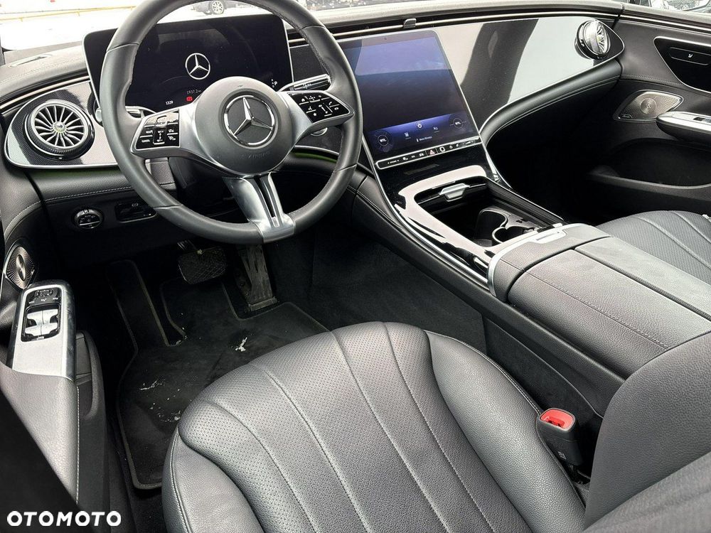 Mercedes-Benz EQE - 13