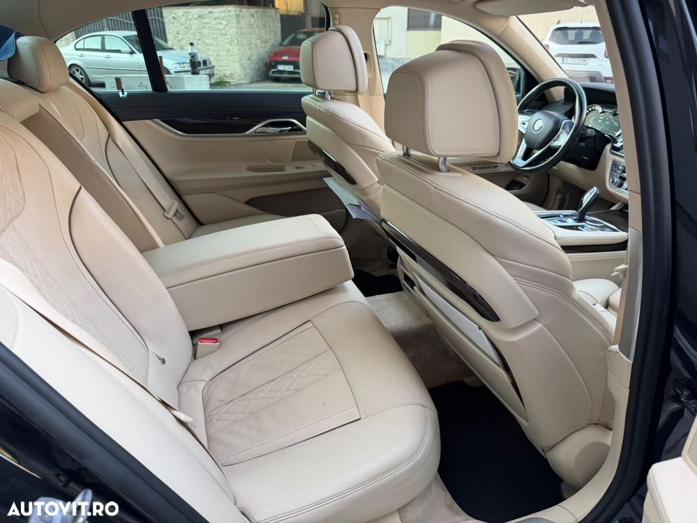 BMW Seria 7 - 37