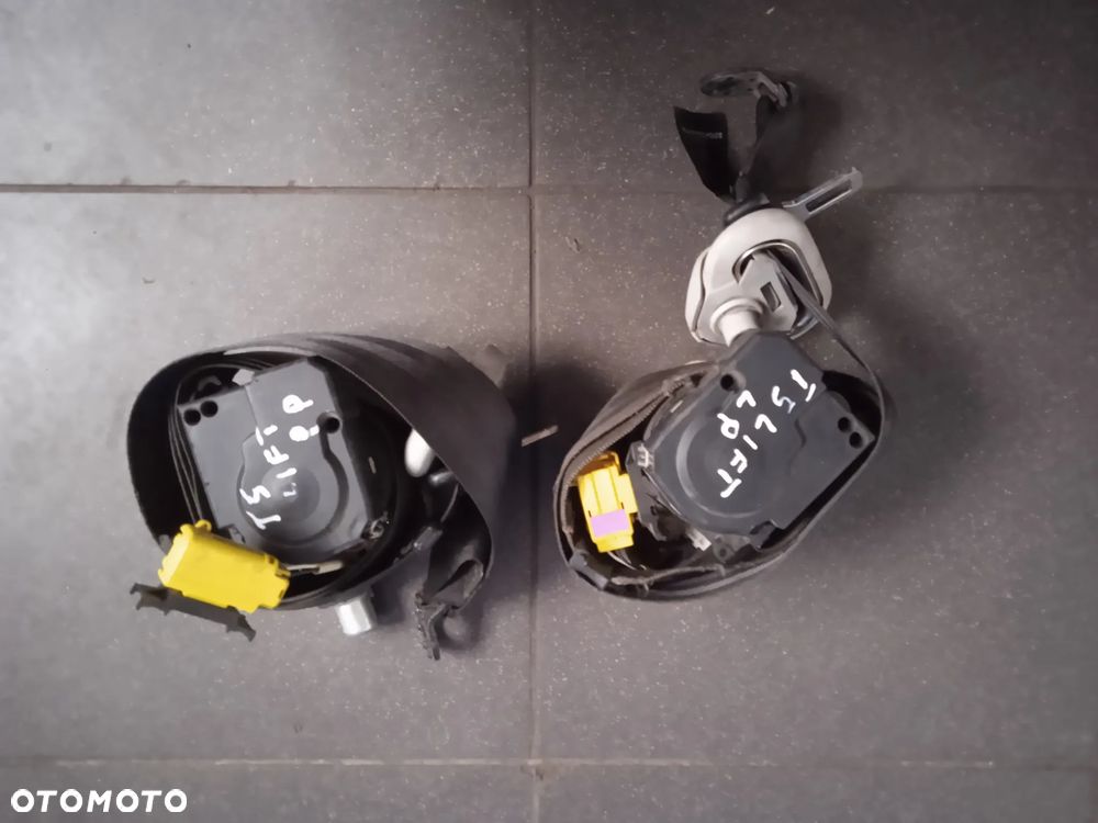 Pas przedni lewy prawy VW T5 Lift	7e0857805 7e0857806 - 1