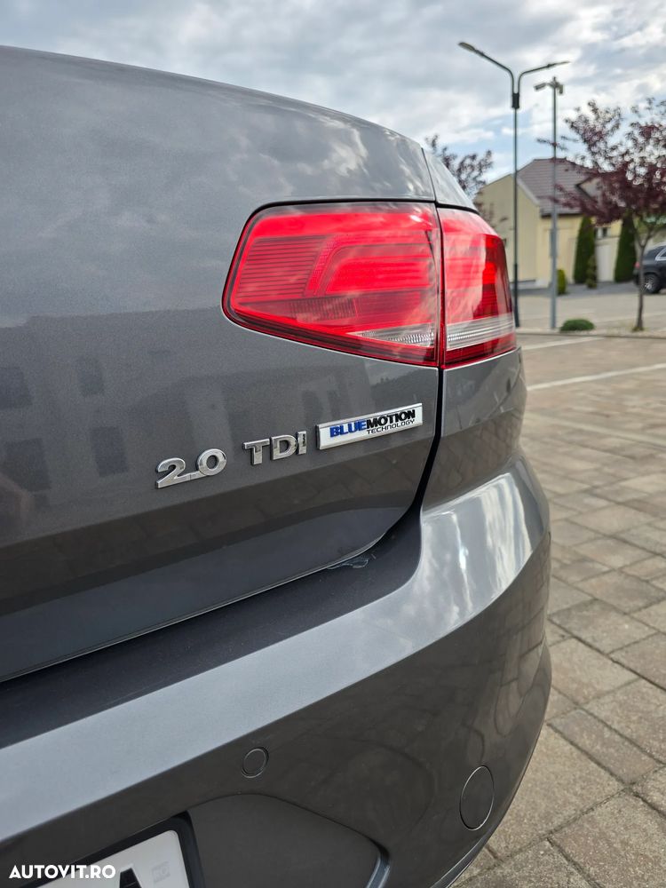 Volkswagen Passat 2.0 TDI DSG Comfortline - 35