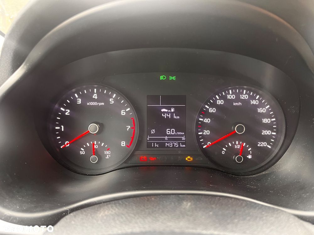 Kia Rio 1.4 L - 9