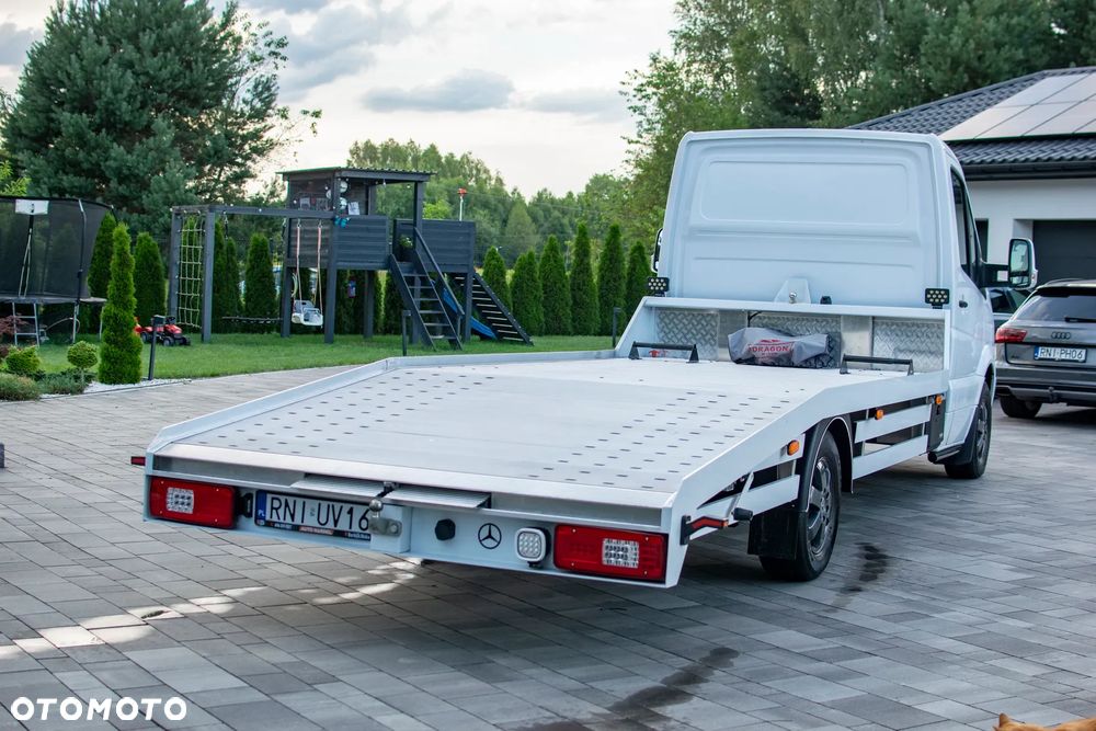 Mercedes-Benz Sprinter 319 - 19
