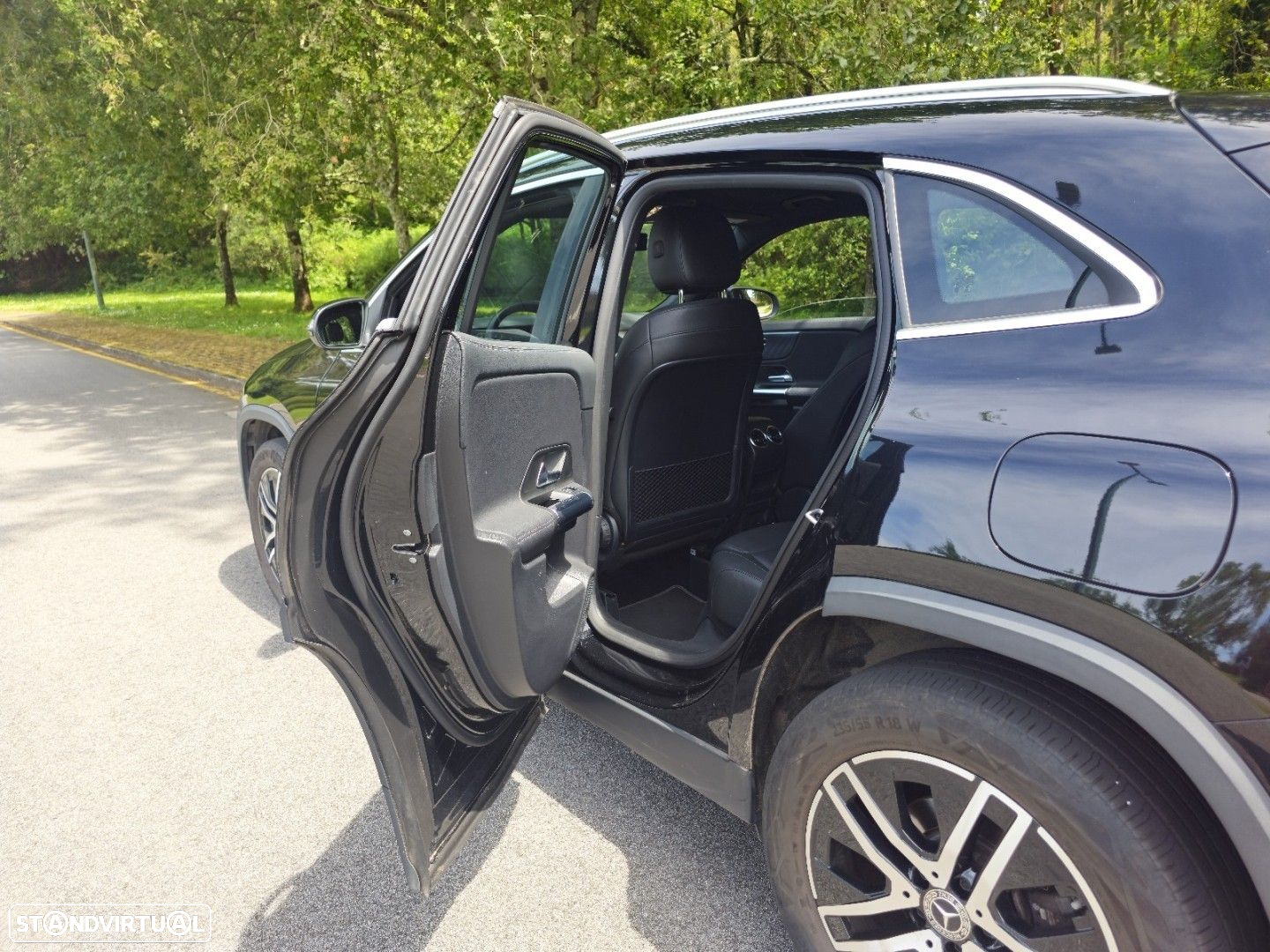 Mercedes-Benz GLA 180 d 8G-DCT - 26