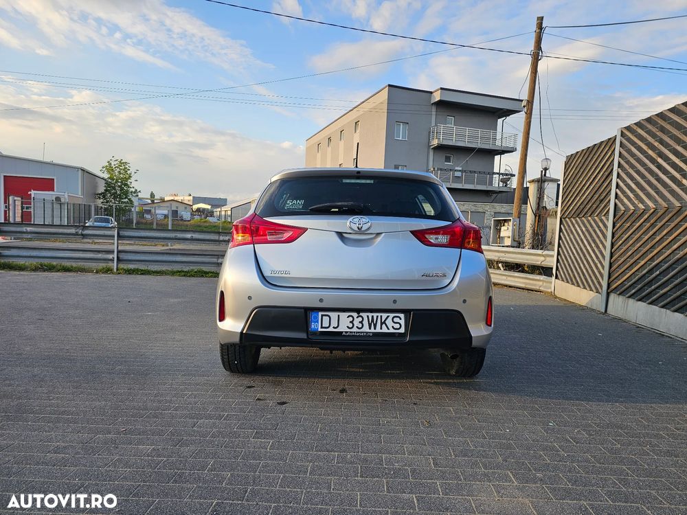 Toyota Auris - 2