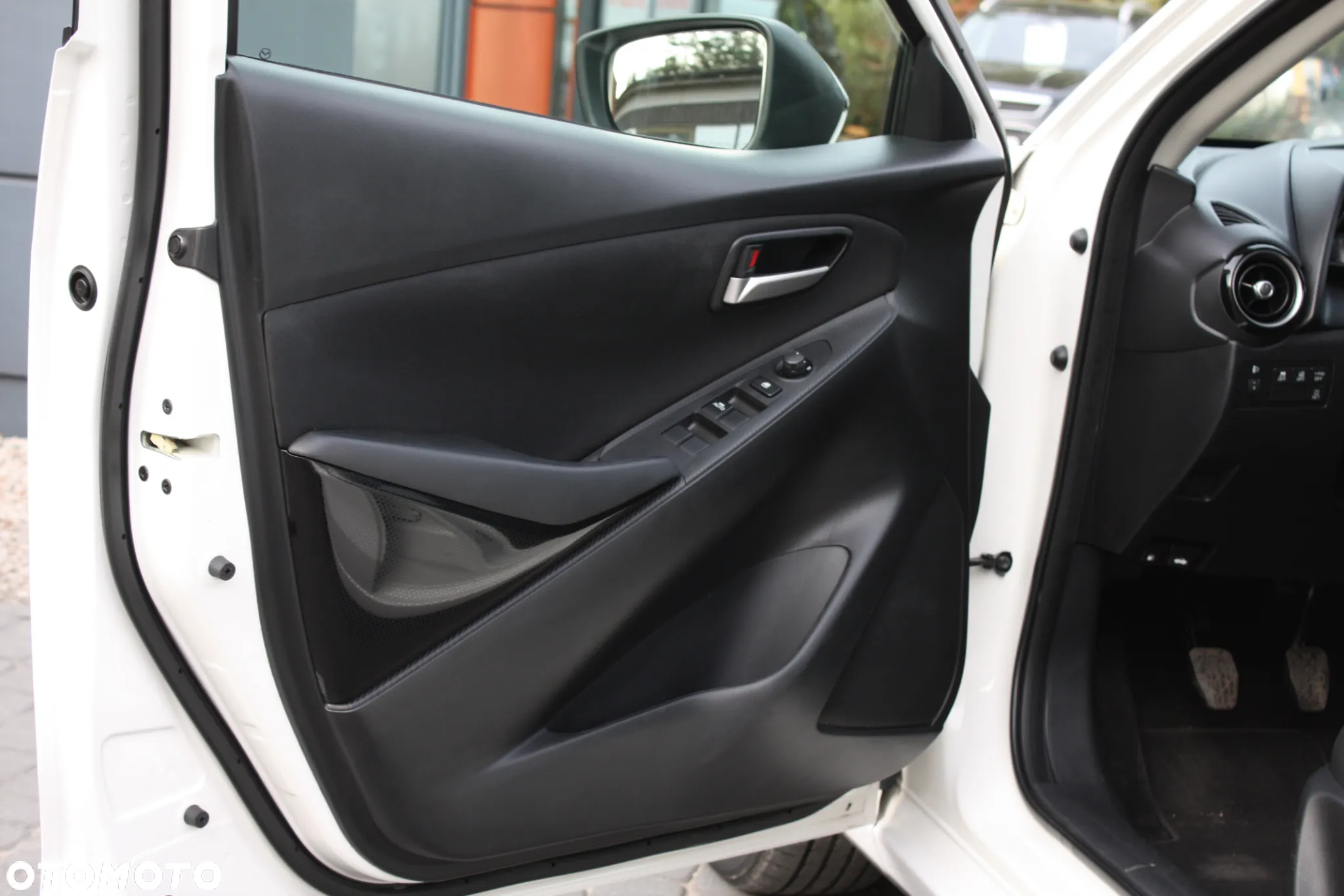 Mazda 2 SKYACTIV-G 75 Center-Line - 19