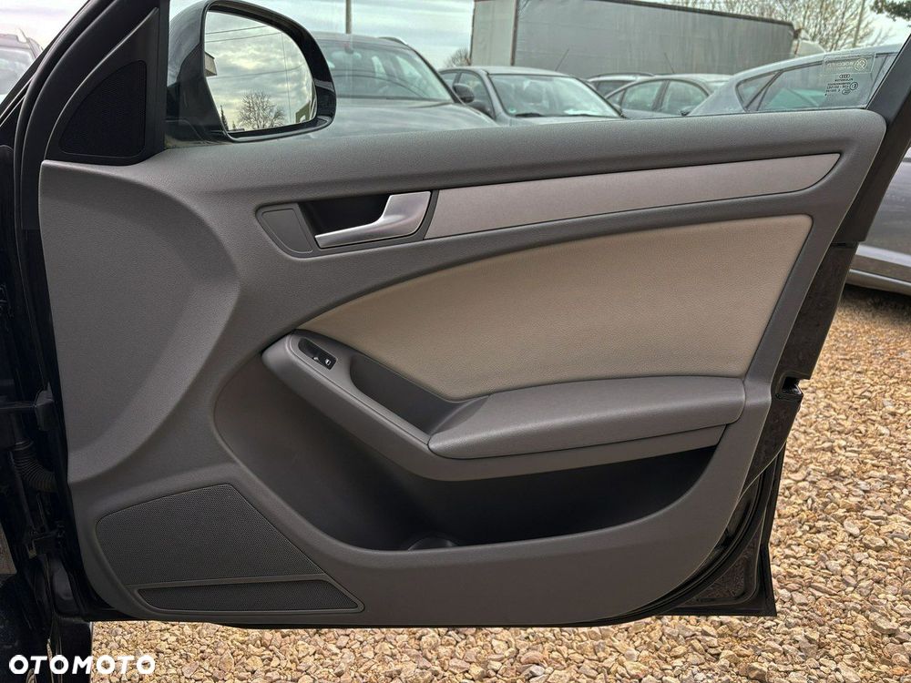 Audi A4 Avant 2.0 TDI DPF Ambiente - 27
