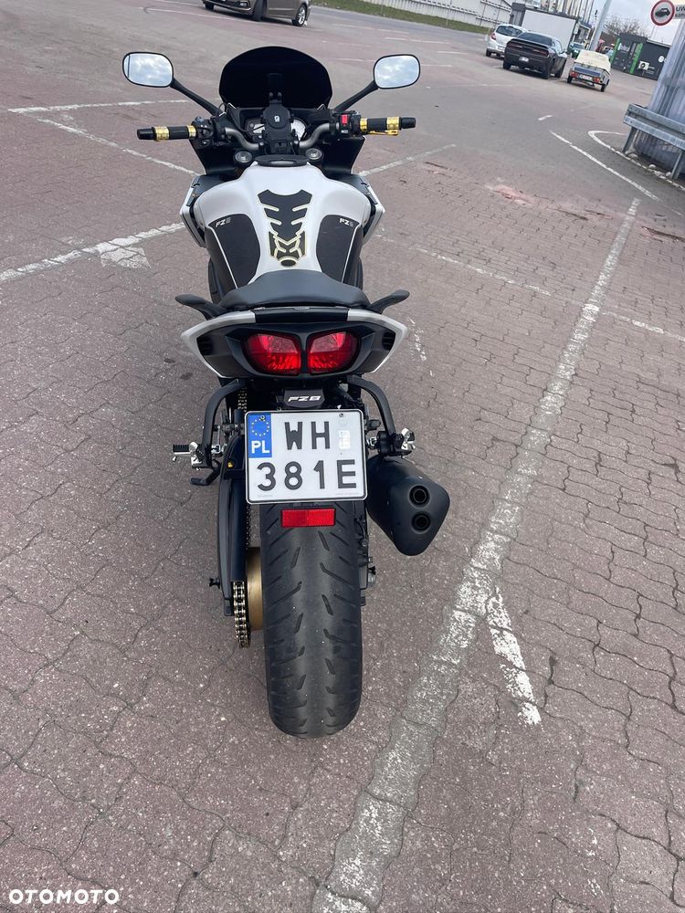 Yamaha FZ8 - 13