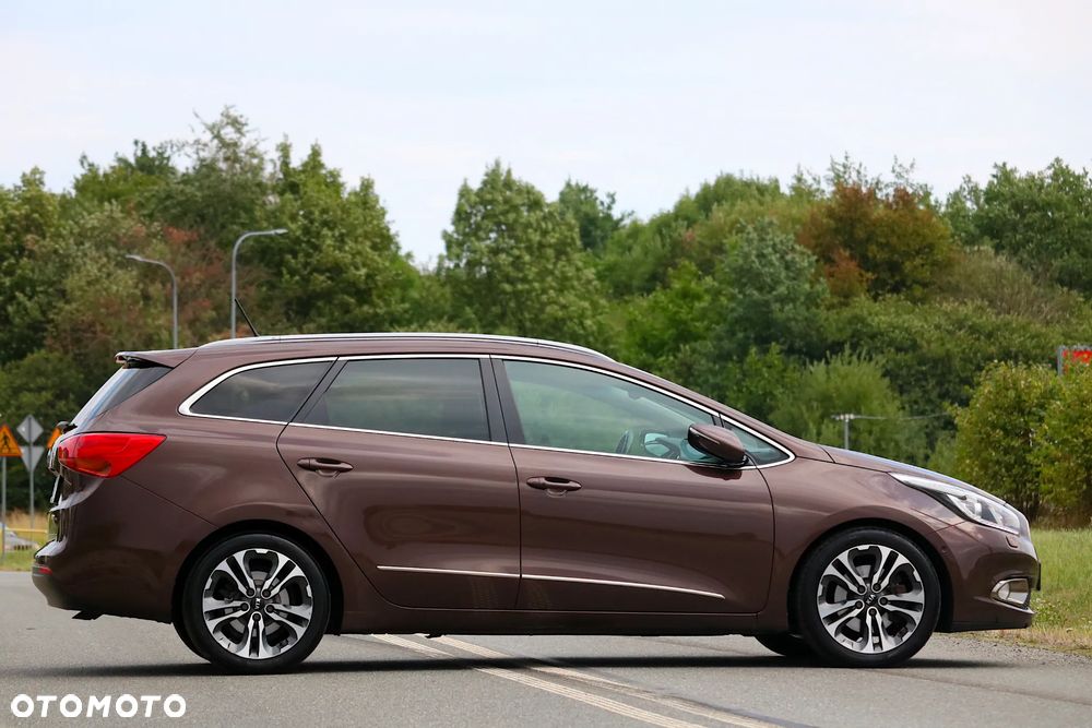 Kia Ceed 1.6 CRDi 128 Fifa World Cup Edition - 17