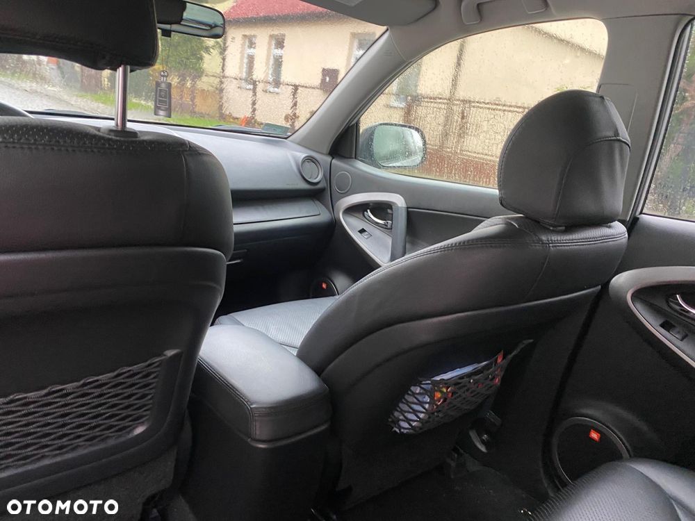 Toyota RAV4 2.2 D-4D Premium - 8