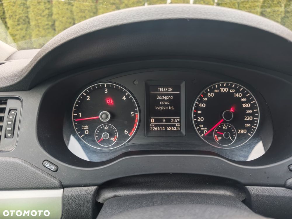 Volkswagen Jetta 1.6 TDI Trendline - 5