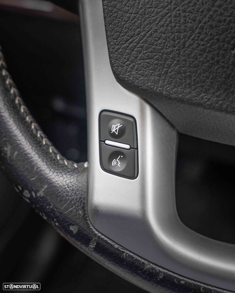 Kia Sorento 2.0 CRDi TX Tecto Panorâmico - 27