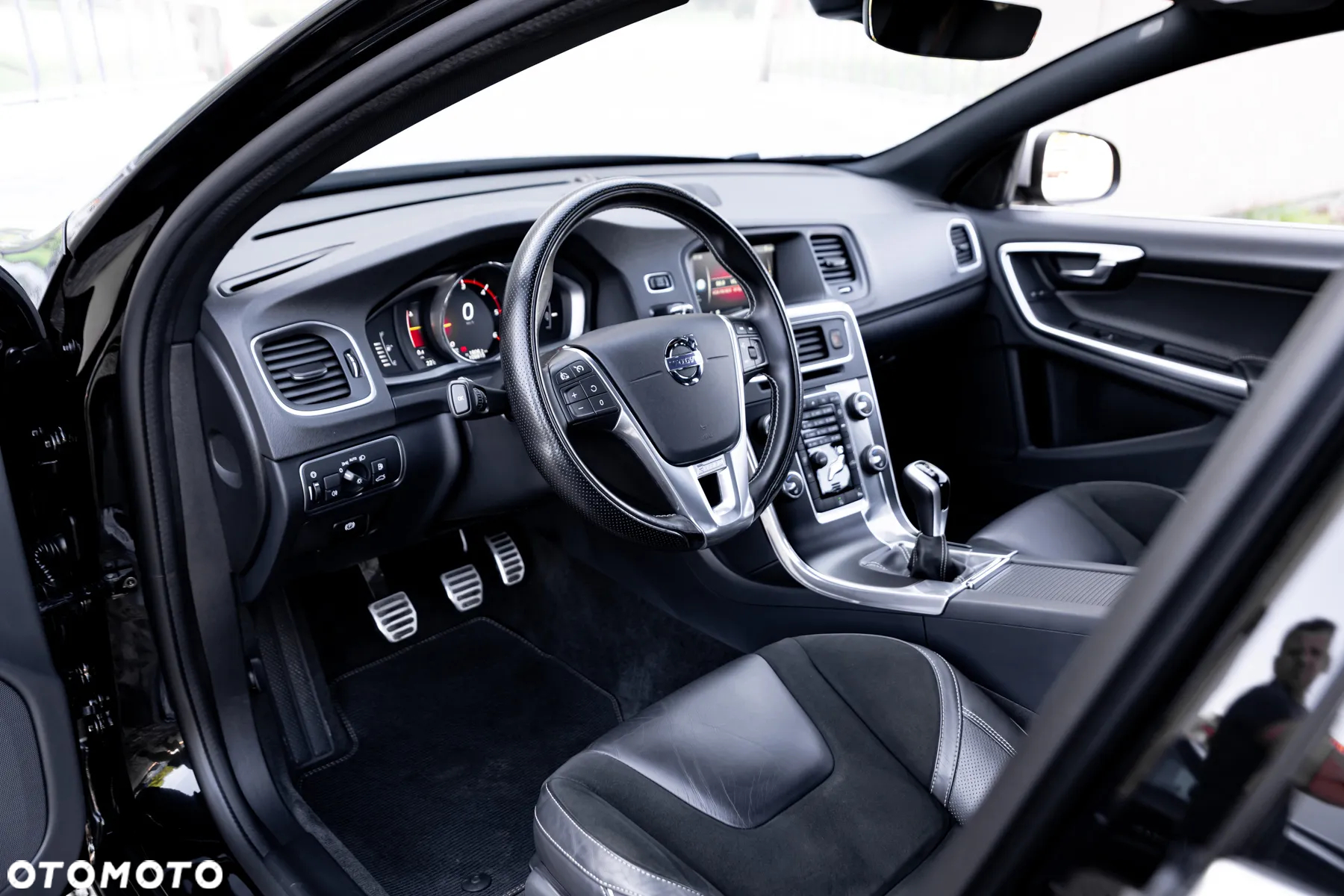 Volvo V60 D4 Drive-E R-Design Kinetic - 16