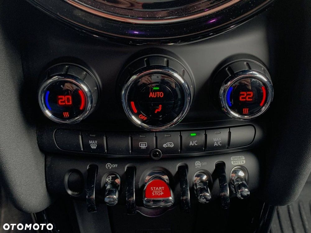 MINI Cooper Standard - 25
