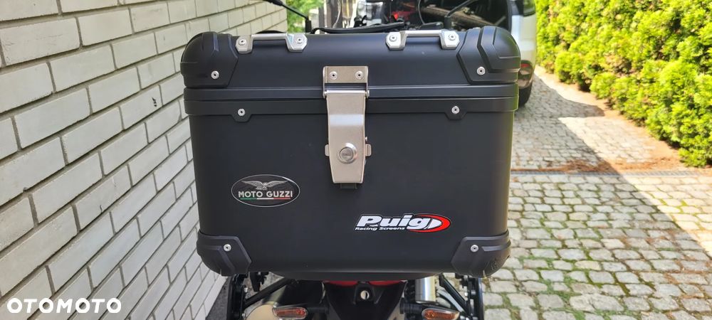 Moto Guzzi V85 - 19