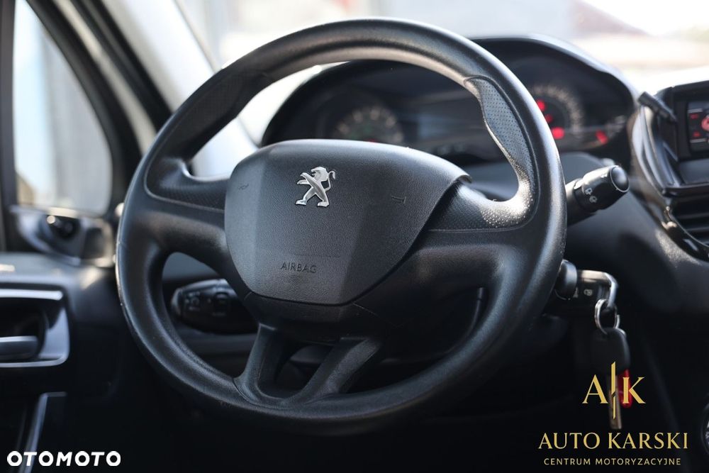 Peugeot 208 - 18