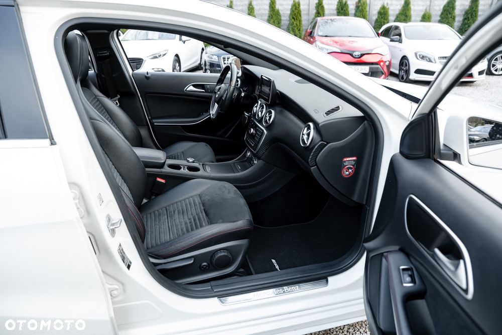 Mercedes-Benz Klasa A 250 4Matic 7G-DCT AMG Line - 22