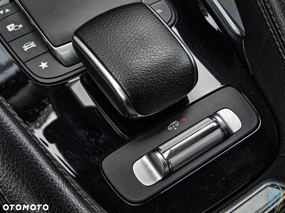 Mercedes-Benz GLE 350 d 4Matic 9G-TRONIC AMG Line - 39