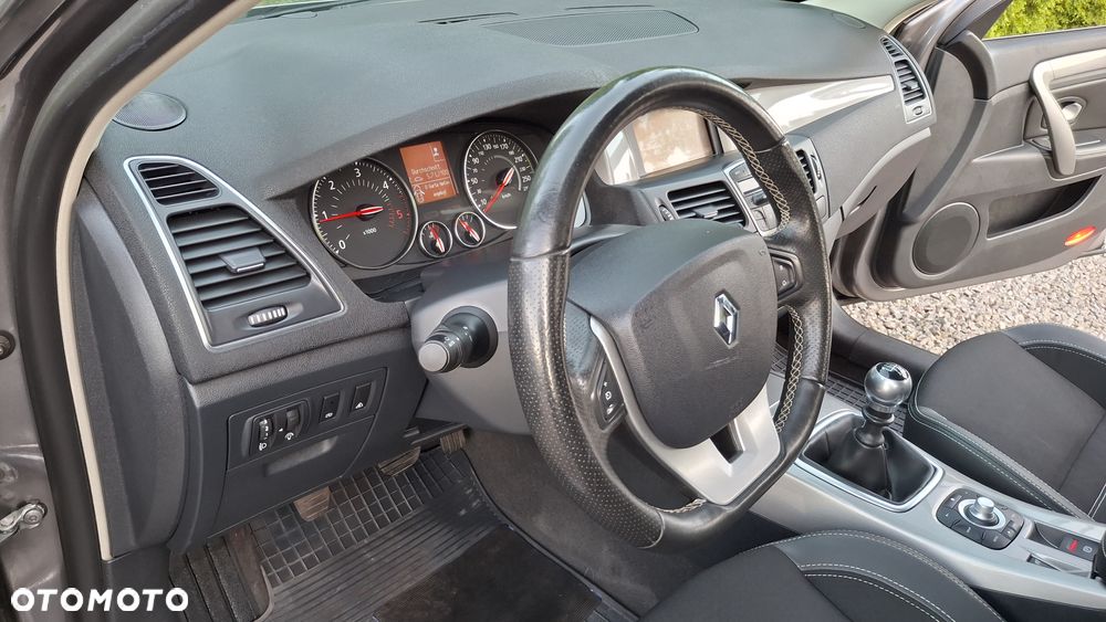 Renault Laguna dCi 150 FAP Start-Stop Bose Edition - 39