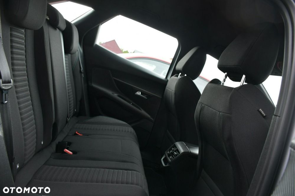 Peugeot 3008 1.6 PureTech Hybrid PHEV Allure S&S EAT8 - 14