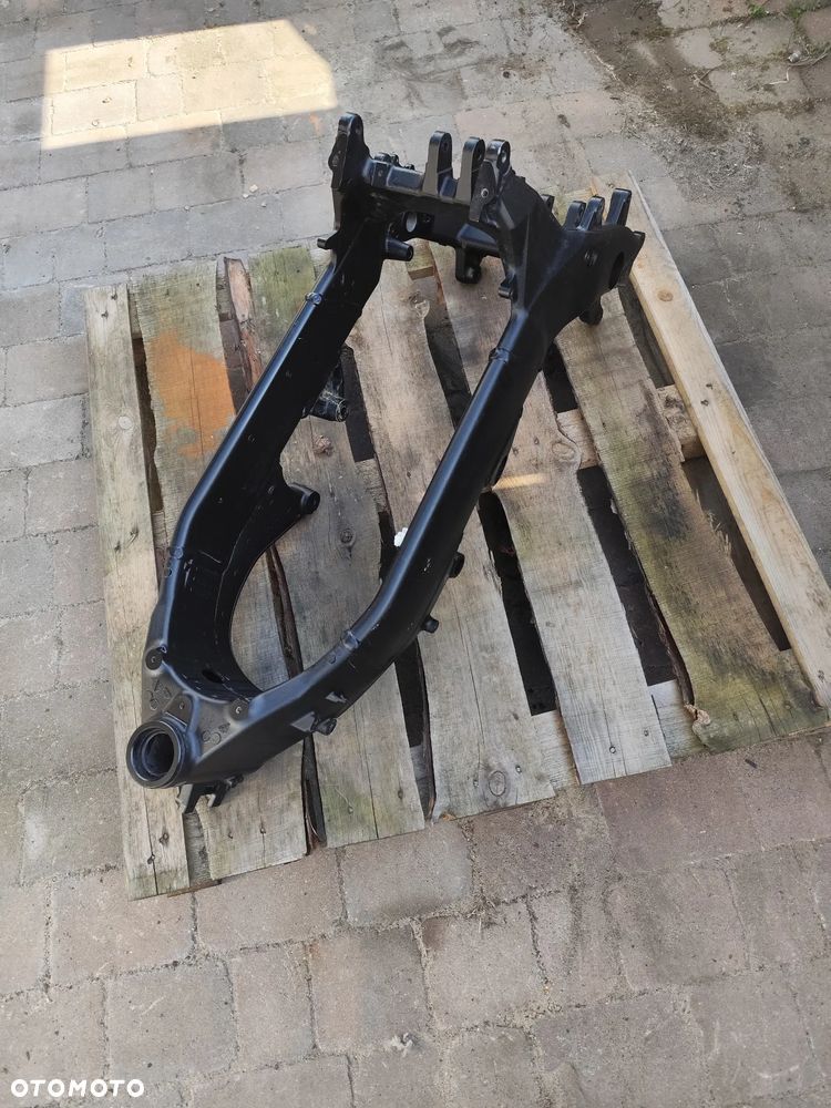 Suzuki DL 1000 V-STROM 14-19 Rama jak nowa