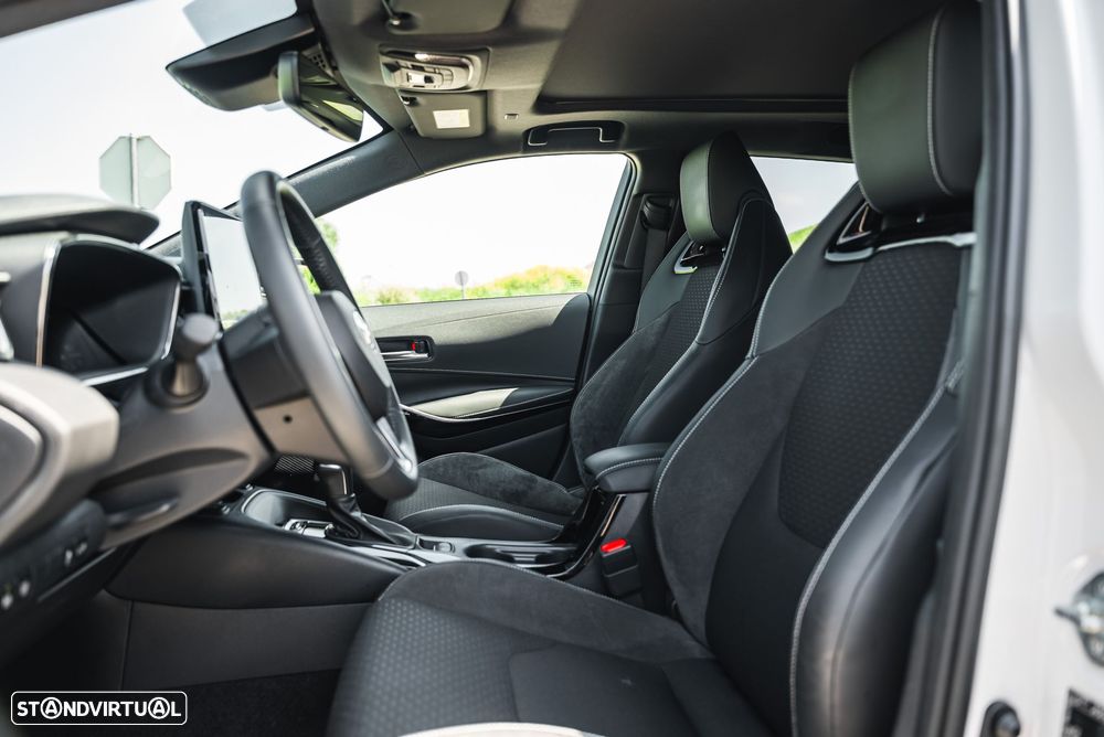 Toyota Corolla Touring Sports - 12