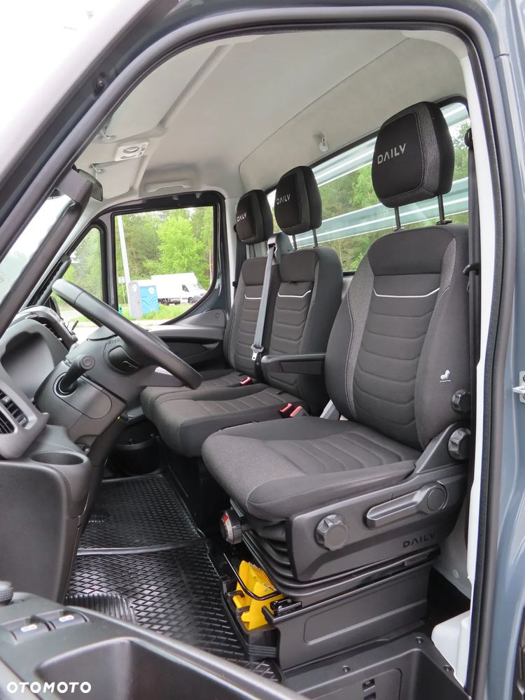 Iveco DAILY 50C18 Hi-Matic Skrzynia 6167 mm 12 Euro Palet WZMACNIANY Rozstaw Osi 4750 mm DMC 3500 KG Zabudowa RomCar Ładowność 840 Kg HAK 3500 Kg Pełna Opcja Wyposażenia Stan Auta Jak Nowy POLECAM - 32