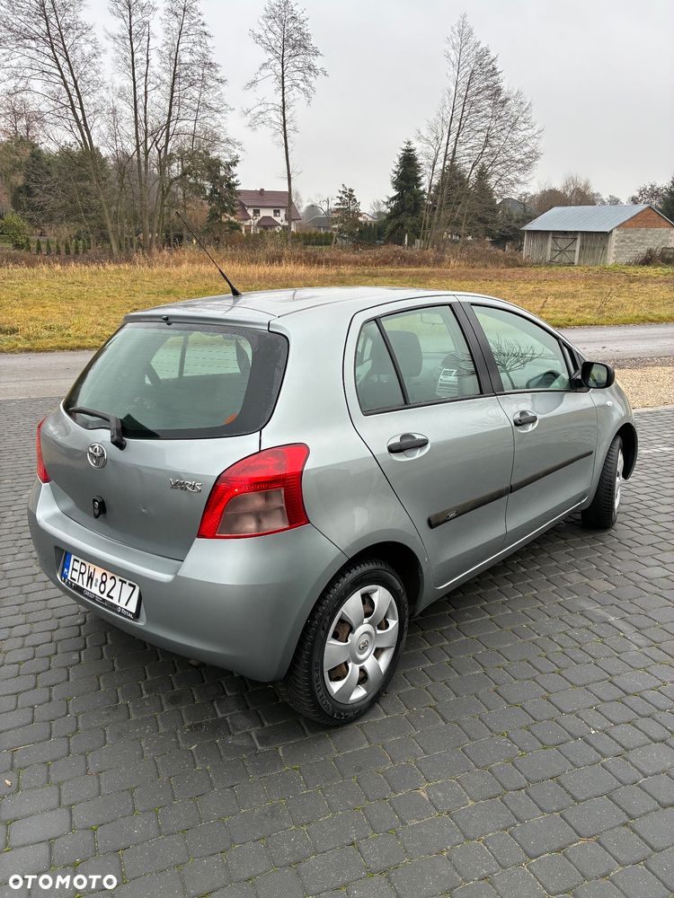 Toyota Yaris 1.0 Luna A/C - 6