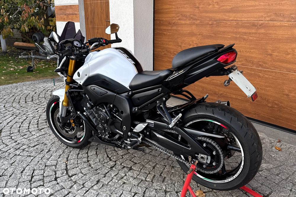 Yamaha FZ8 - 21