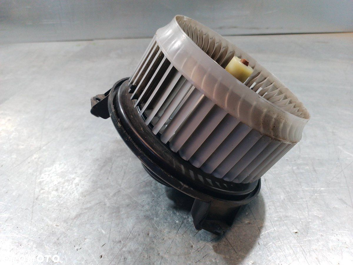 WENTYLATOR NAWIEWU, DMUCHAWA TOYOTA AVENSIS III T27 AV272700-8104 1.8 - 1