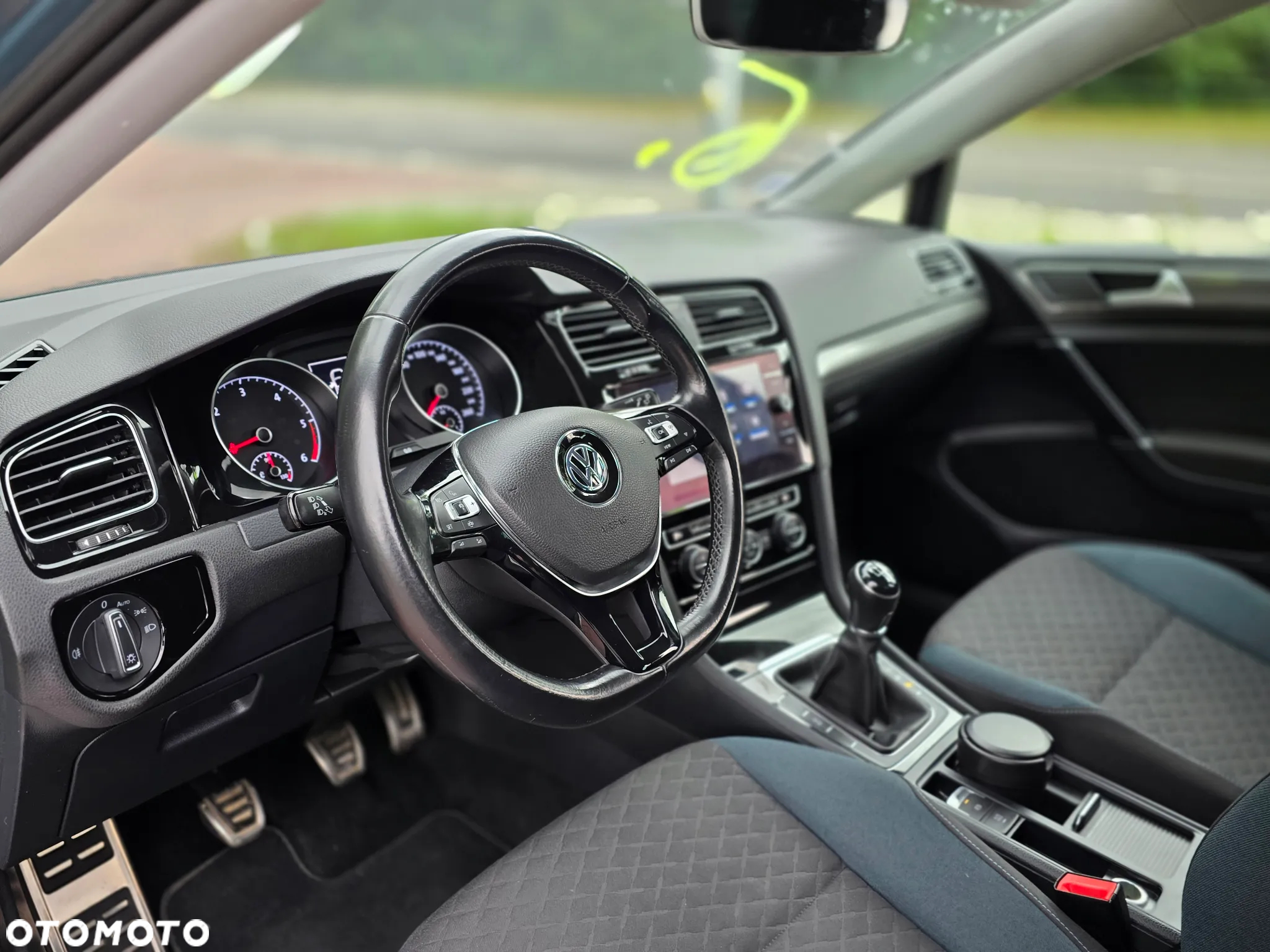 Volkswagen Golf 1.6 TDI SCR IQ.DRIVE - 12